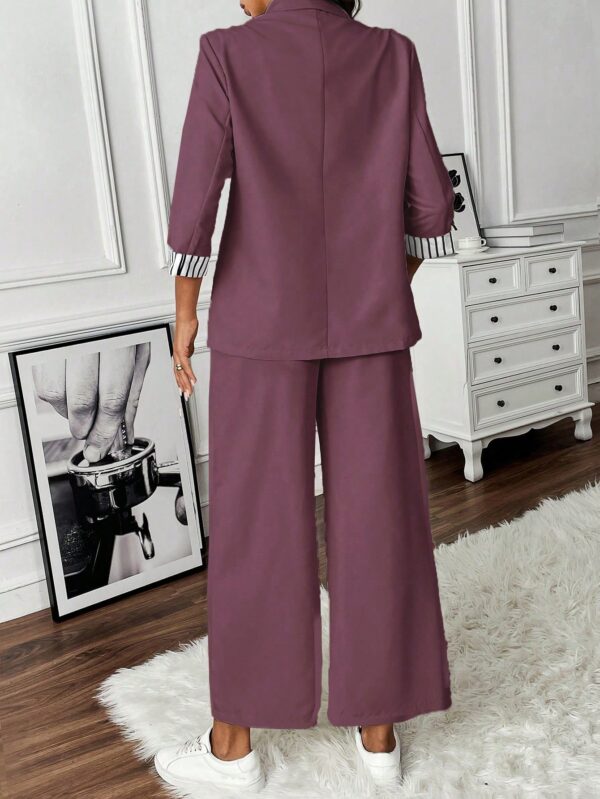 Conjunto de Blazer y Pantalón a Rayas con Puños Dobladillos - Image 12