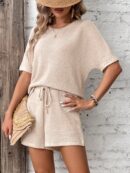 Set de Top Casual y Shorts con Cintura Ajustable en Tejido Texturizado