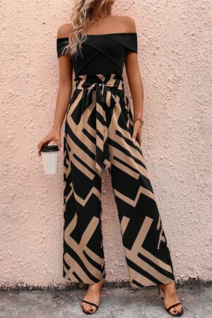 Conjunto Casual Dos Piezas: Top Hombros Descubiertos y Pantalón Rayado con Cinturón