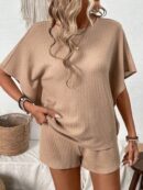 Conjunto de Verano Casual con Top Manga Murciélago y Shorts