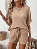 Conjunto de Verano Casual con Top Manga Murciélago y Shorts