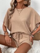 Conjunto de Verano Casual con Top Manga Murciélago y Shorts