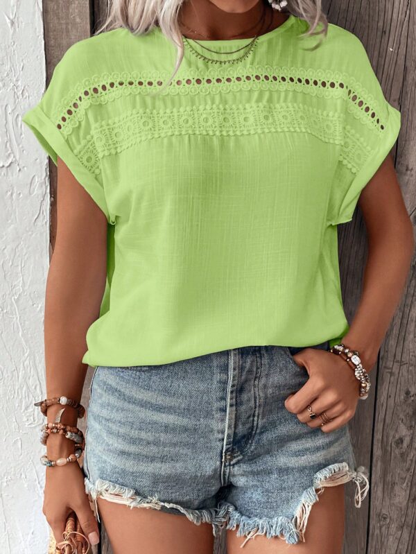 Blusa Casual con Encaje Contraste y Mangas Murciélago - Image 17