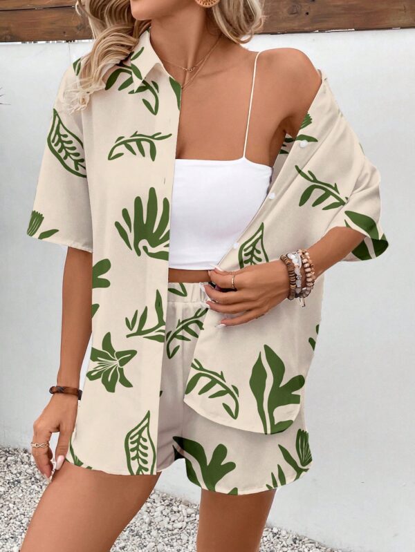 Conjunto Boho Casual de Blusa y Shorts con Estampado Botánico - Image 3