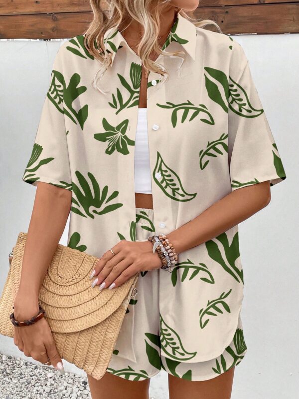 Conjunto Boho Casual de Blusa y Shorts con Estampado Botánico - Image 4