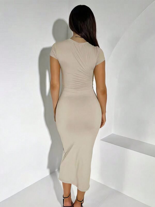 Vestido Ajustado de Cuello Redondo en Color Sólido - Image 2