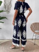 Mono Corto con Estampado Floral y Cuello V para Verano
