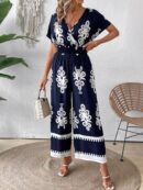 Mono Corto con Estampado Floral y Cuello V para Verano
