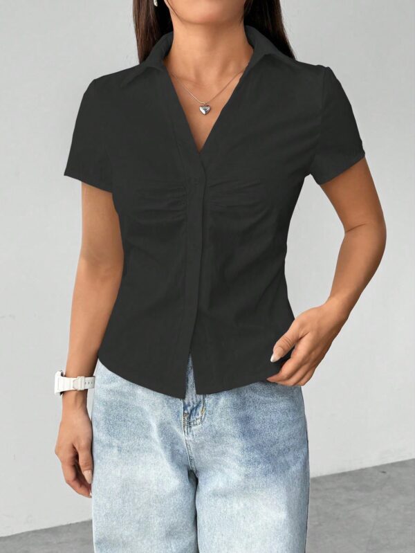Camisa Casual de Color Sólido con Mangas Cortas - Image 5