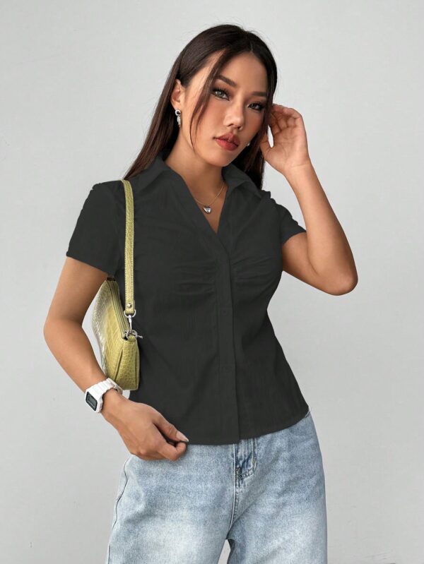 Camisa Casual de Color Sólido con Mangas Cortas - Image 6