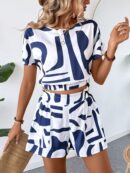 Conjunto Casual de Crop Top y Shorts con Estampado Geométrico