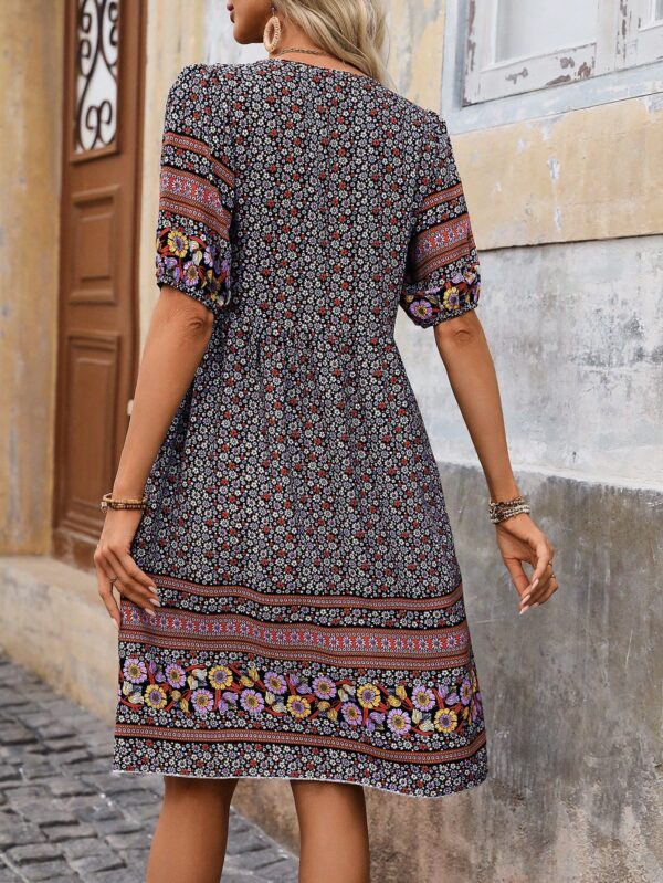 Vestido Casual con Estampado Floral y Botones, Ideal para Vacaciones en la Playa - Image 2