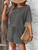 Set de Top Casual y Shorts con Cintura Ajustable en Tejido Texturizado