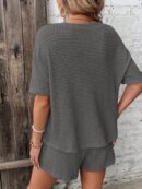 Set de Top Casual y Shorts con Cintura Ajustable en Tejido Texturizado