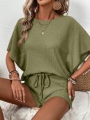 Conjunto de Verano Casual con Top Manga Murciélago y Shorts