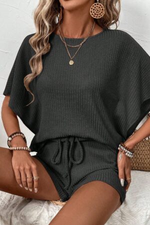 Conjunto de Verano Casual con Top Manga Murciélago y Shorts