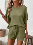 Conjunto de Verano Casual con Top Manga Murciélago y Shorts