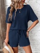 Set de Top Casual y Shorts con Cintura Ajustable en Tejido Texturizado