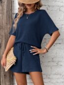 Set de Top Casual y Shorts con Cintura Ajustable en Tejido Texturizado