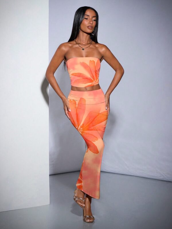 Conjunto de Crop Top y Falda Asimétrica con Estampado Floral - Image 3