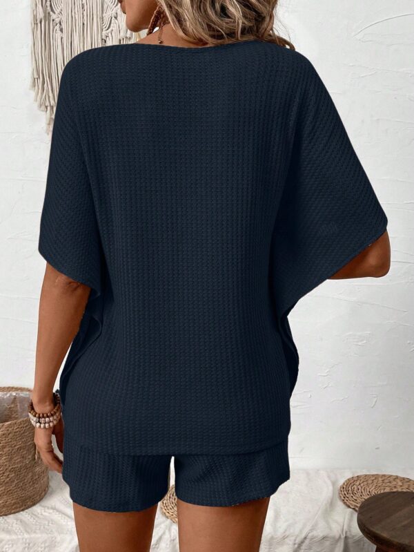 Conjunto de Verano Casual con Top Manga Murciélago y Shorts - Image 9