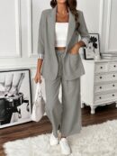 Conjunto de Blazer y Pantalón a Rayas con Puños Dobladillos
