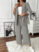 Conjunto de Blazer y Pantalón a Rayas con Puños Dobladillos