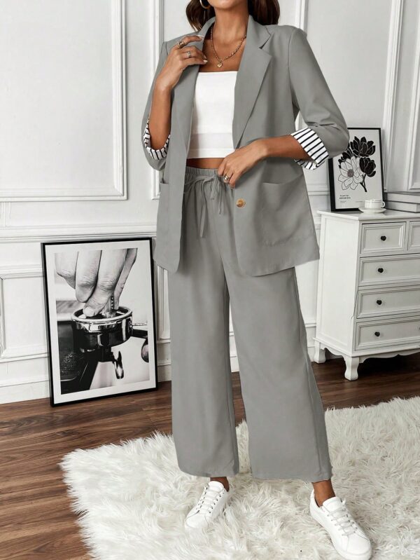 Conjunto de Blazer y Pantalón a Rayas con Puños Dobladillos - Image 20