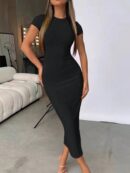 Vestido Ajustado de Cuello Redondo en Color Sólido