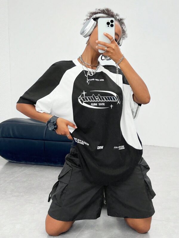 Remera Oversize Deportiva con Estampado de Bloques de Colores - Image 38