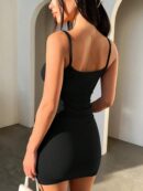 Vestido Mini Ajustado con Tirantes y Detalle de Costillas