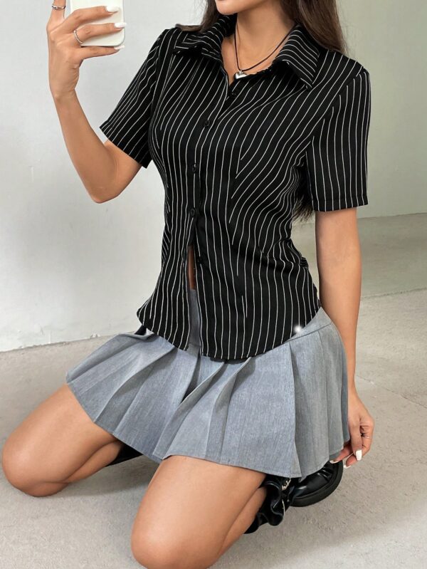 Camisa Rayada de Mujer con Botones y Manga Corta, Ajuste Slim - Image 5