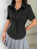 Camisa Rayada de Mujer con Botones y Manga Corta, Ajuste Slim