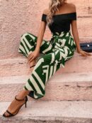 Conjunto Casual Dos Piezas: Top Hombros Descubiertos y Pantalón Rayado con Cinturón