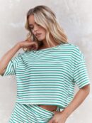 Conjunto Casual de Camiseta y Shorts a Rayas con Hombros Caídos
