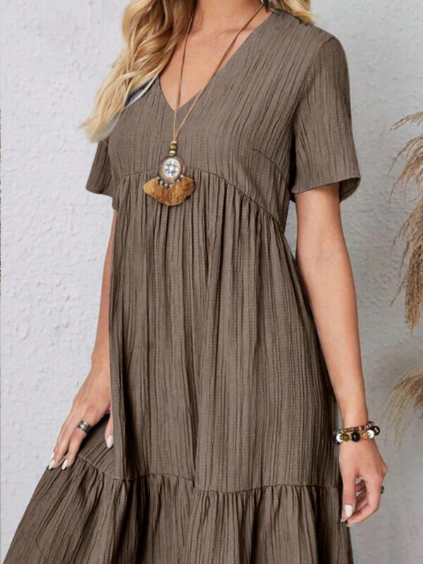 Vestido Vacacional con Cuello en V y Dobladillo Volanteado - Image 6