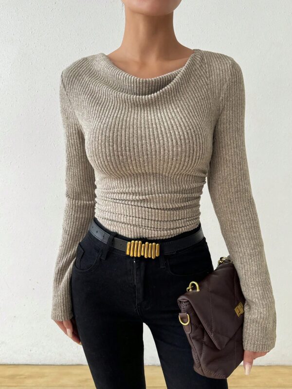 Camiseta Asimétrica Vintage con Cuello Drapeado y Manga Larga Ajustada - Image 14