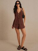 Set Casual de Verano con Top Halter y Shorts