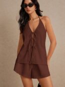 Set Casual de Verano con Top Halter y Shorts