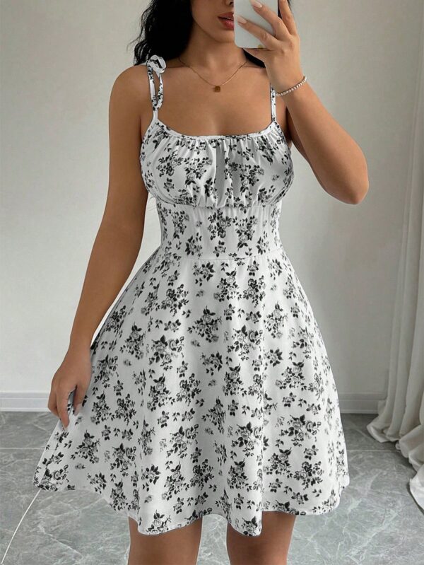 Vestido Corto Boho con Tirantes y Estampado Floral - Image 4