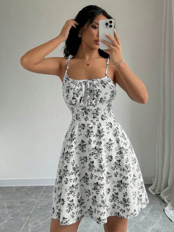 Vestido Corto Boho con Tirantes y Estampado Floral - Image 6