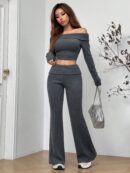 Set de Top Corto y Pantalones Acampanados con Hombros Descubiertos