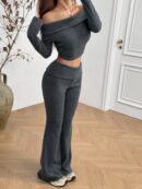Set de Top Corto y Pantalones Acampanados con Hombros Descubiertos