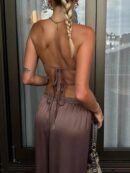 Conjunto Casual de Top Bandeau y Falda en Color Sólido