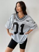 Camiseta Deportiva de Malla con Estampado de Números y Letras