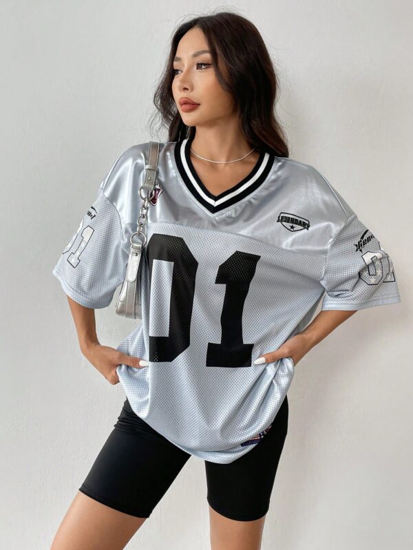 Camiseta Deportiva de Malla con Estampado de Números y Letras - Image 35