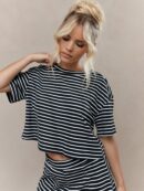 Conjunto Casual de Camiseta y Shorts a Rayas con Hombros Caídos