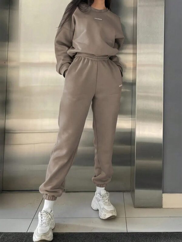 Conjunto Casual de Buzo y Pantalón con Estampado de Letras (2 Piezas) - Image 8