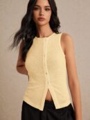 Top de Tanque Estilo Clásico con Botones y Raja Frontal