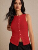 Top de Tanque Estilo Clásico con Botones y Raja Frontal